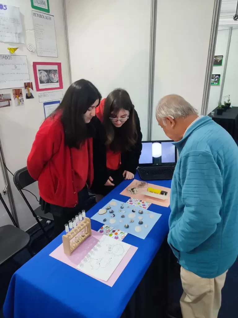 PARTICIPACION EN LA 25va FERIA NACIONAL DE CIENCIA Y TECNOLOGÍA UBB